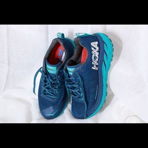 Hoka Challenger ATA 4 shoes